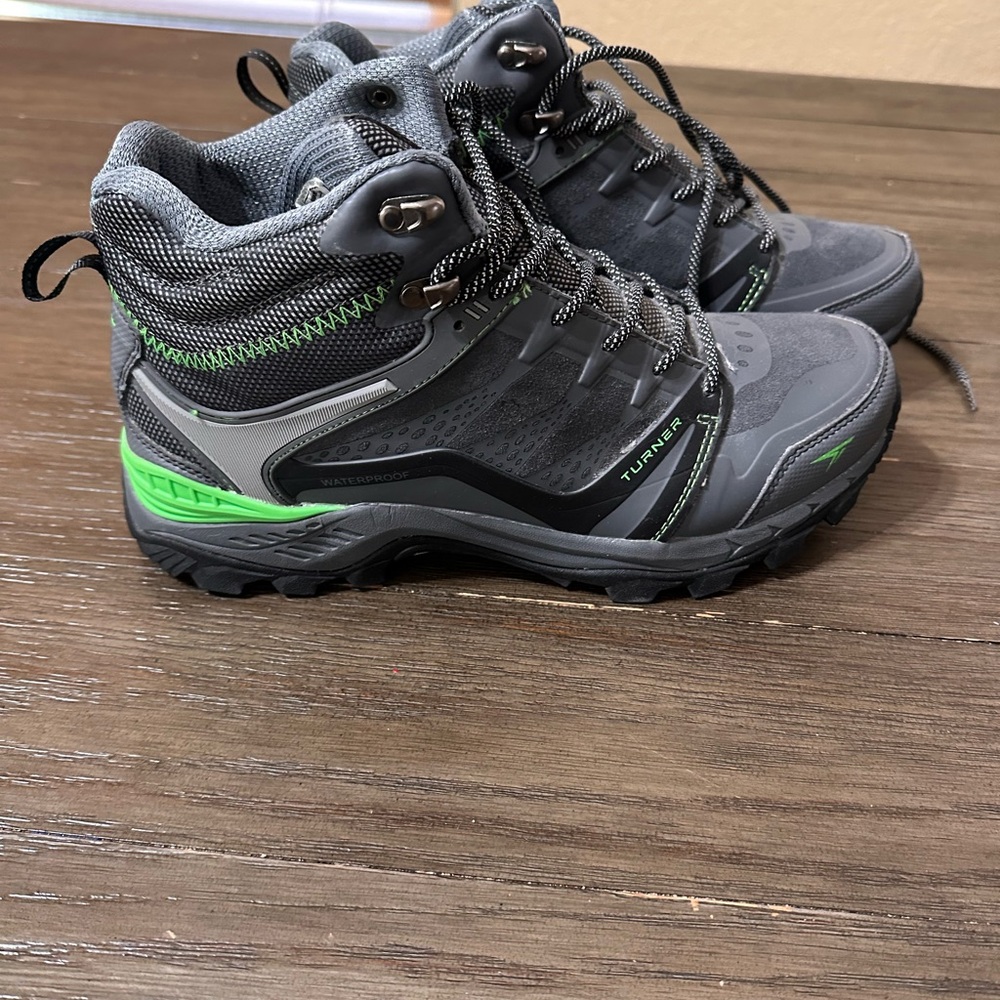 Men's Sz 10 Waterproof, rugged Turner Gray and Green Hiking Boots, like new